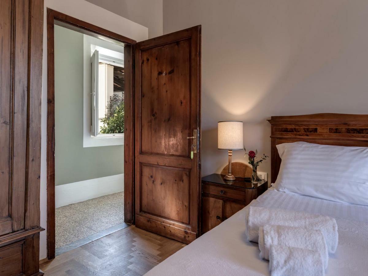 Bed and Breakfast Tenuta Di Capezzana Seano Екстер'єр фото